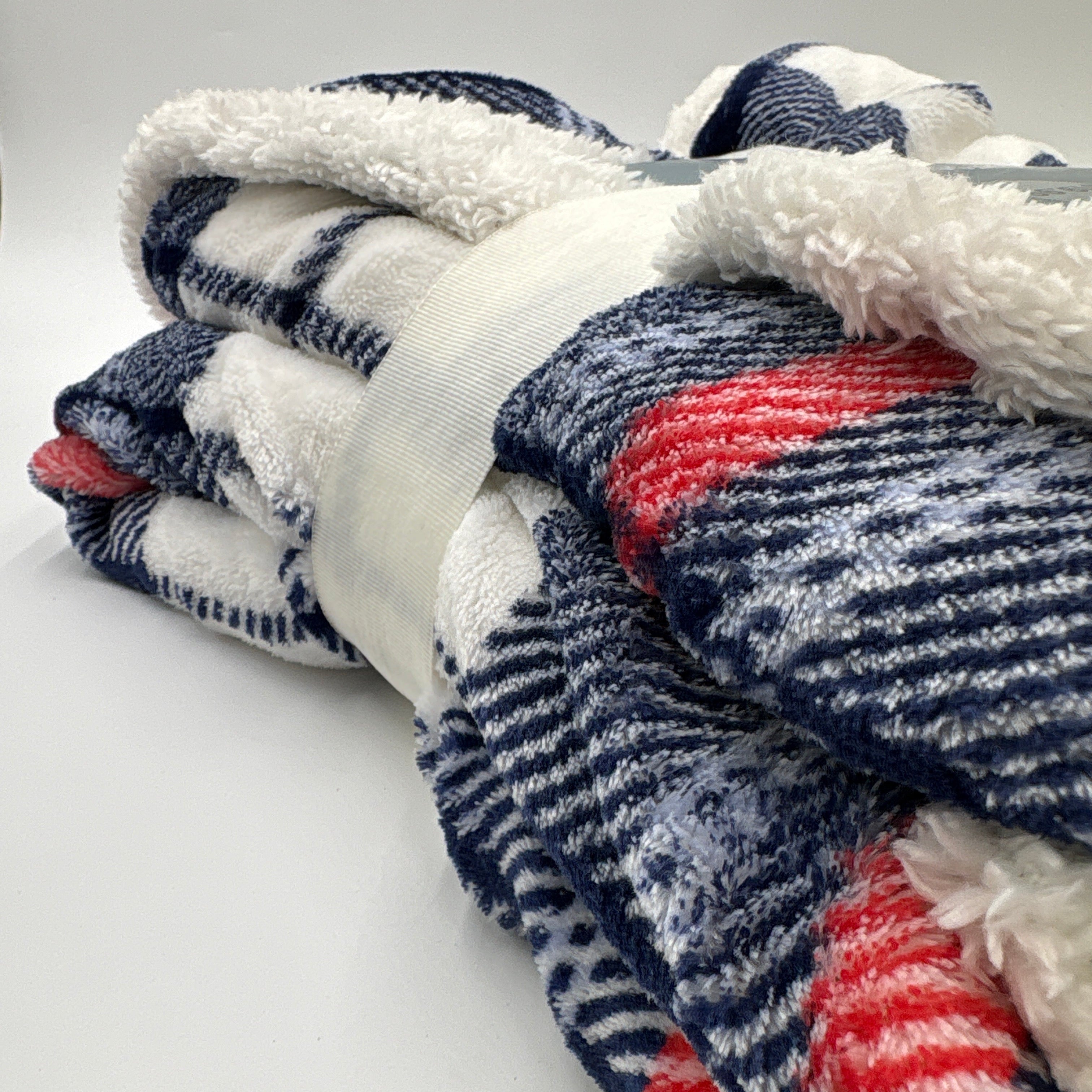 Wayland Square – Deluxe Sherpa Throw (Plush & Luxurious Comfort)