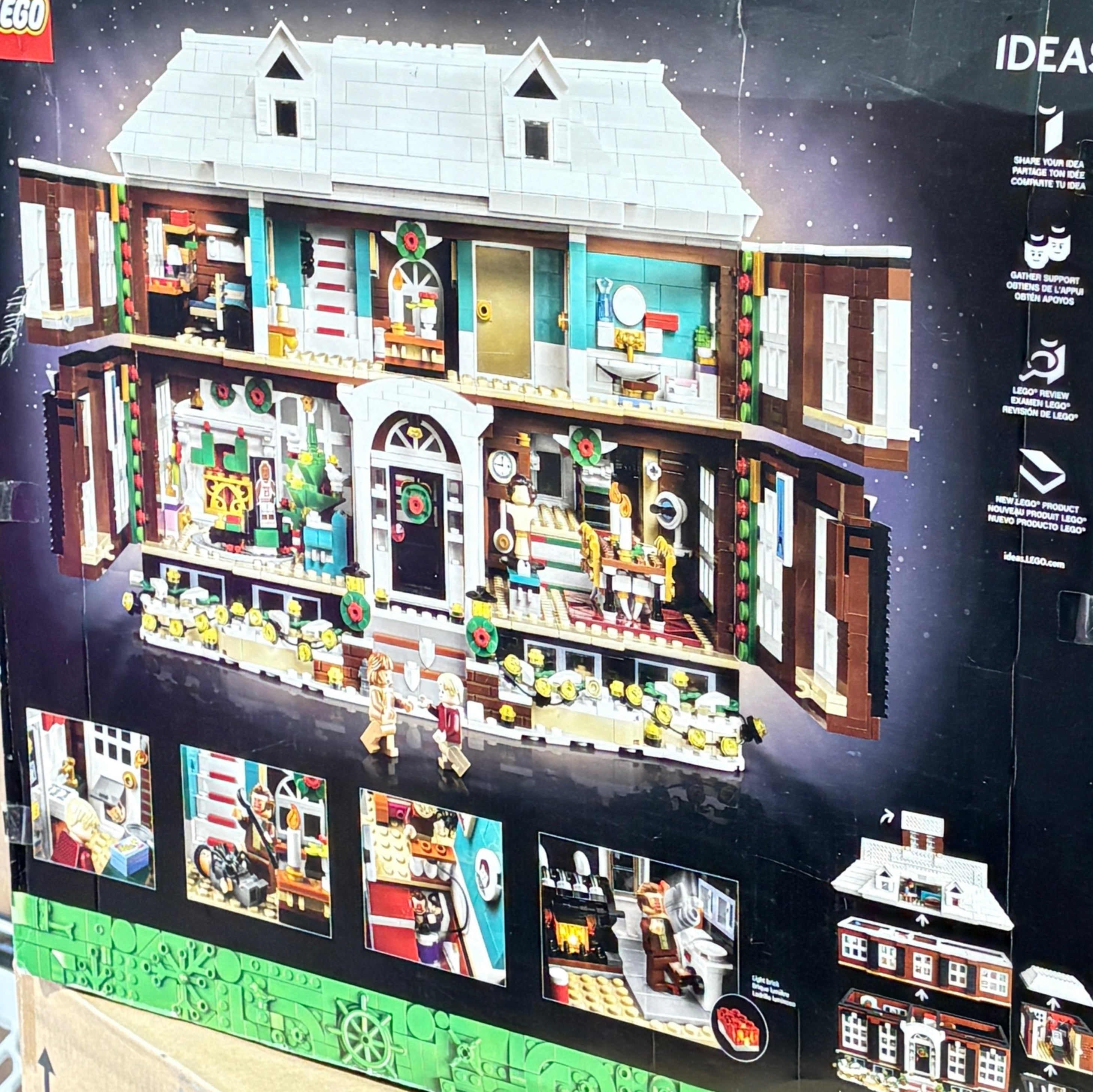 Home Alone Lego exclusive detailed model of the McCallister house with interior scenes and figures